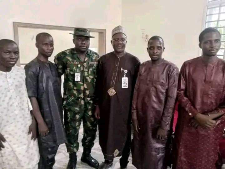 Kidnapped Lecturer in Zamfara Regains Freedom After One Month of Captivity

GistNexus - World News & Latest Nigerian News, Trusted Source of Naija News… Visit https://gistnexus.com
Stay updated with the latest Nigerian news and global headlines. Get breaking news in Nigeria today, politics updates, and trending stories on GistNexus. Visit https://gistnexus.com
